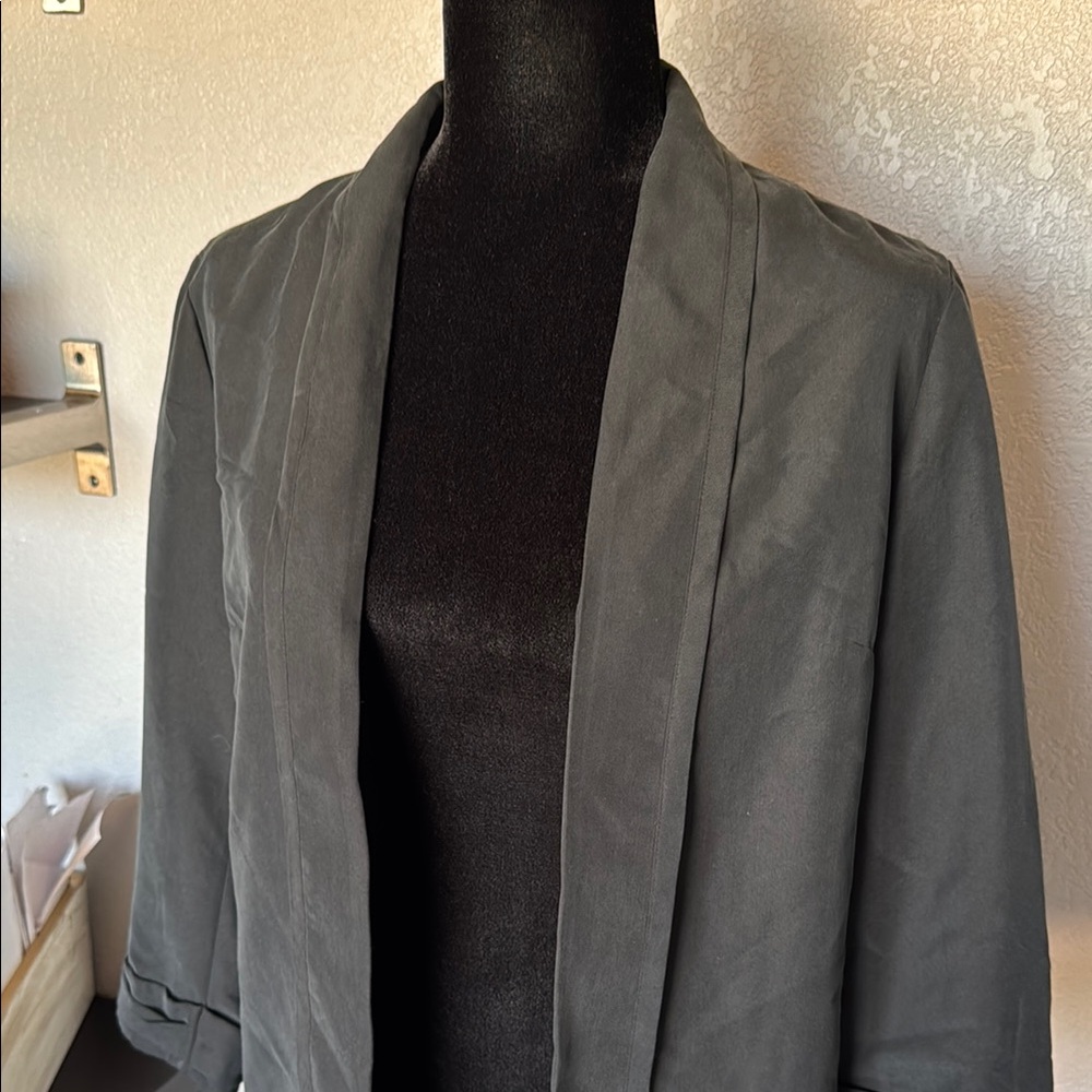 Express Black Blazer with Tailored Silhouette - Picture 3 of 9